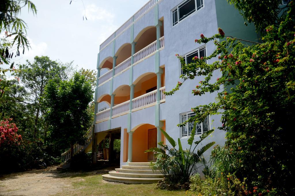 Hotel Jah Freedom Negril Exterior foto