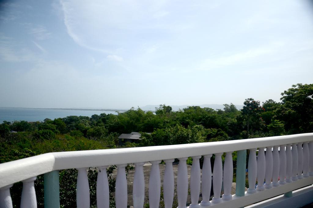 Hotel Jah Freedom Negril Exterior foto